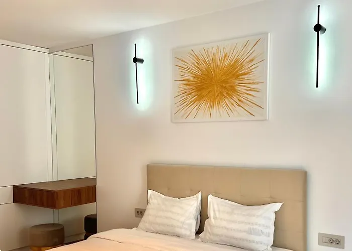 La Perle Center Underground Parking Apartment *