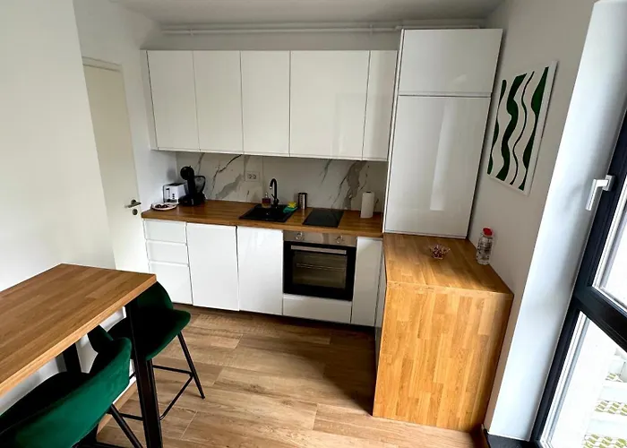 La Perle Center Underground Parking Apartment *